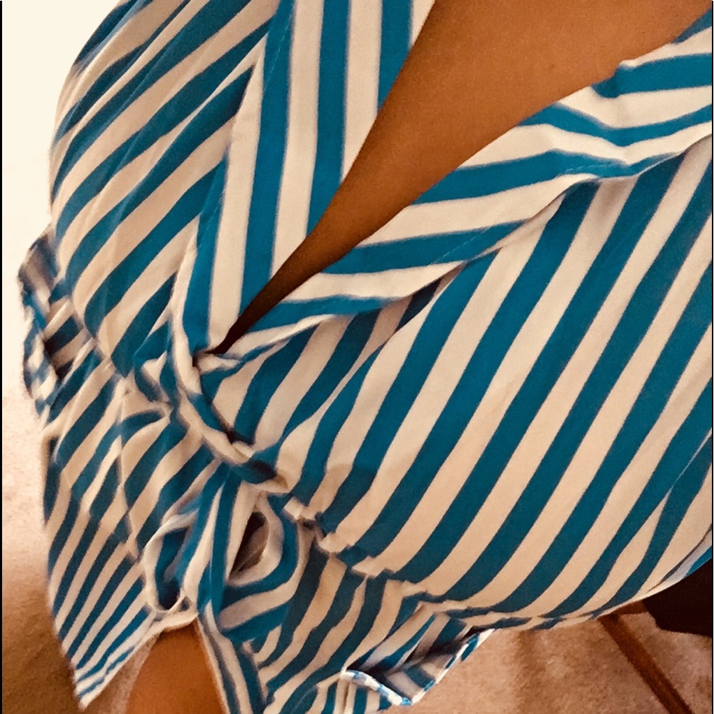 🎈5 ⭐️ Blue and white striped tie maxi rob dress - Picture 4 of 4